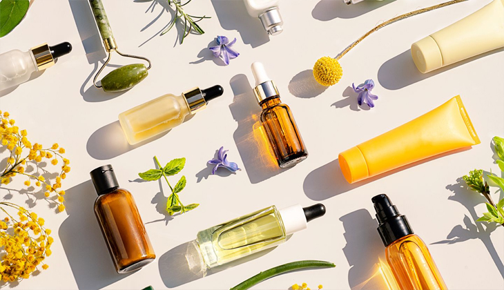 Choosing Between Natural and Synthetic Skincare Products